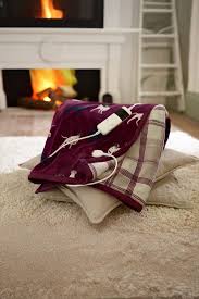 Highland sherpa throw hounds