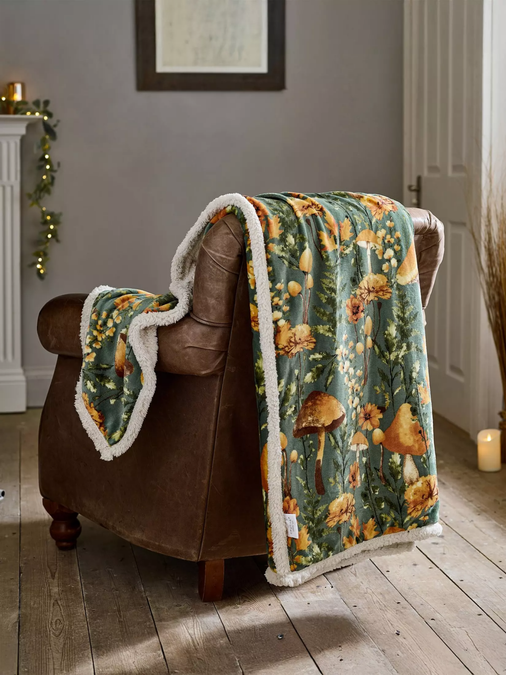 Deyong mushroom sherpa throw