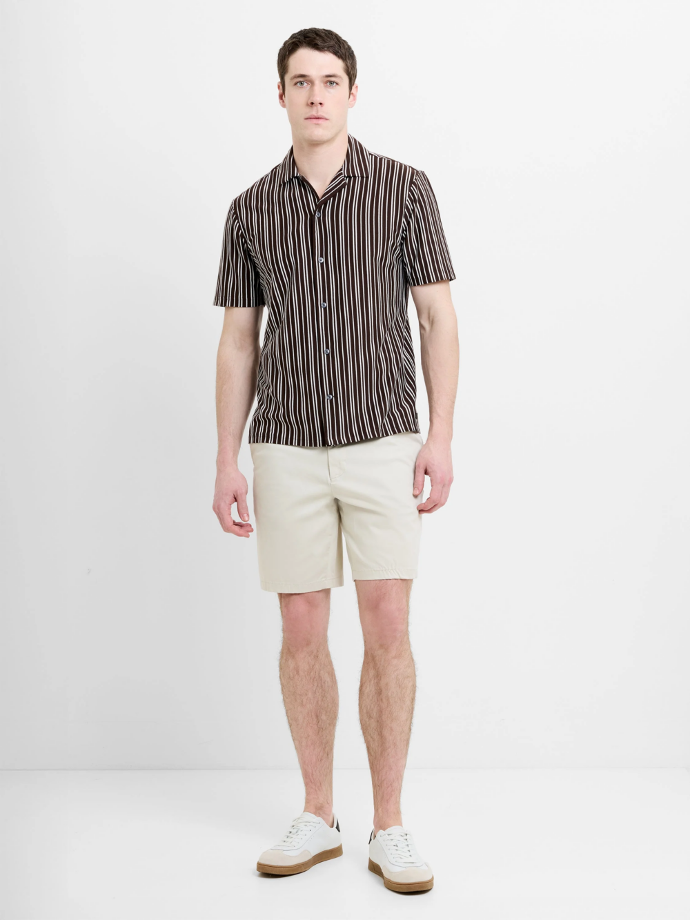 French Connection SS JERSEY STRIPED HOLIDAY SHIR CHOCOLATE BONE WHT M