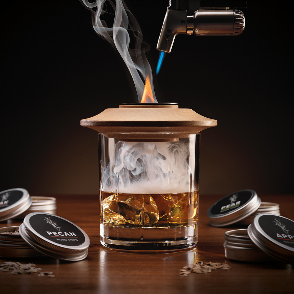 Rotating whiskey smoking kit